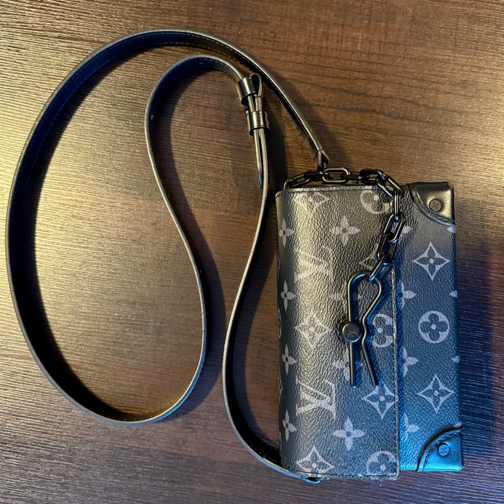 Louis Vuitton Black Steamer Crossbody Wearable Wallet